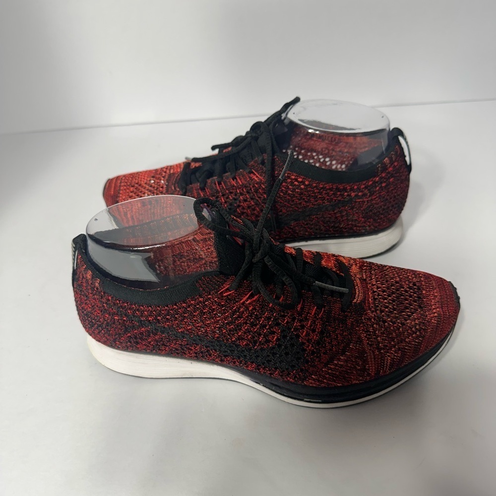Nike women Red and Black Running Shoes size 6.5 pre owned Exellent condittion. - Picture 4 of 7